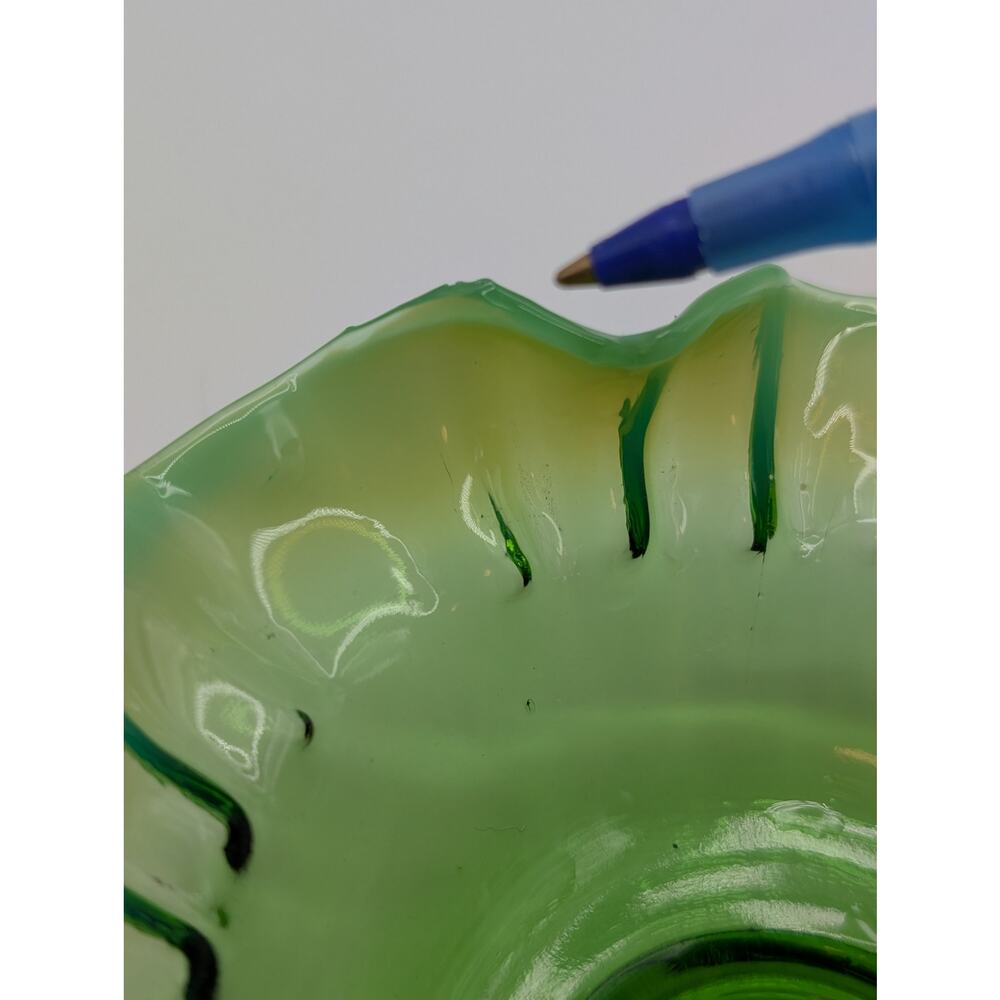 Vintage Green Opalescent Ruffled Edge Fenton Art Glass Bowl -- Read Description - Picture 8 of 16